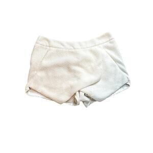 White Textured Skort Elastic Waist Layered Front Pockets Zipper Closure